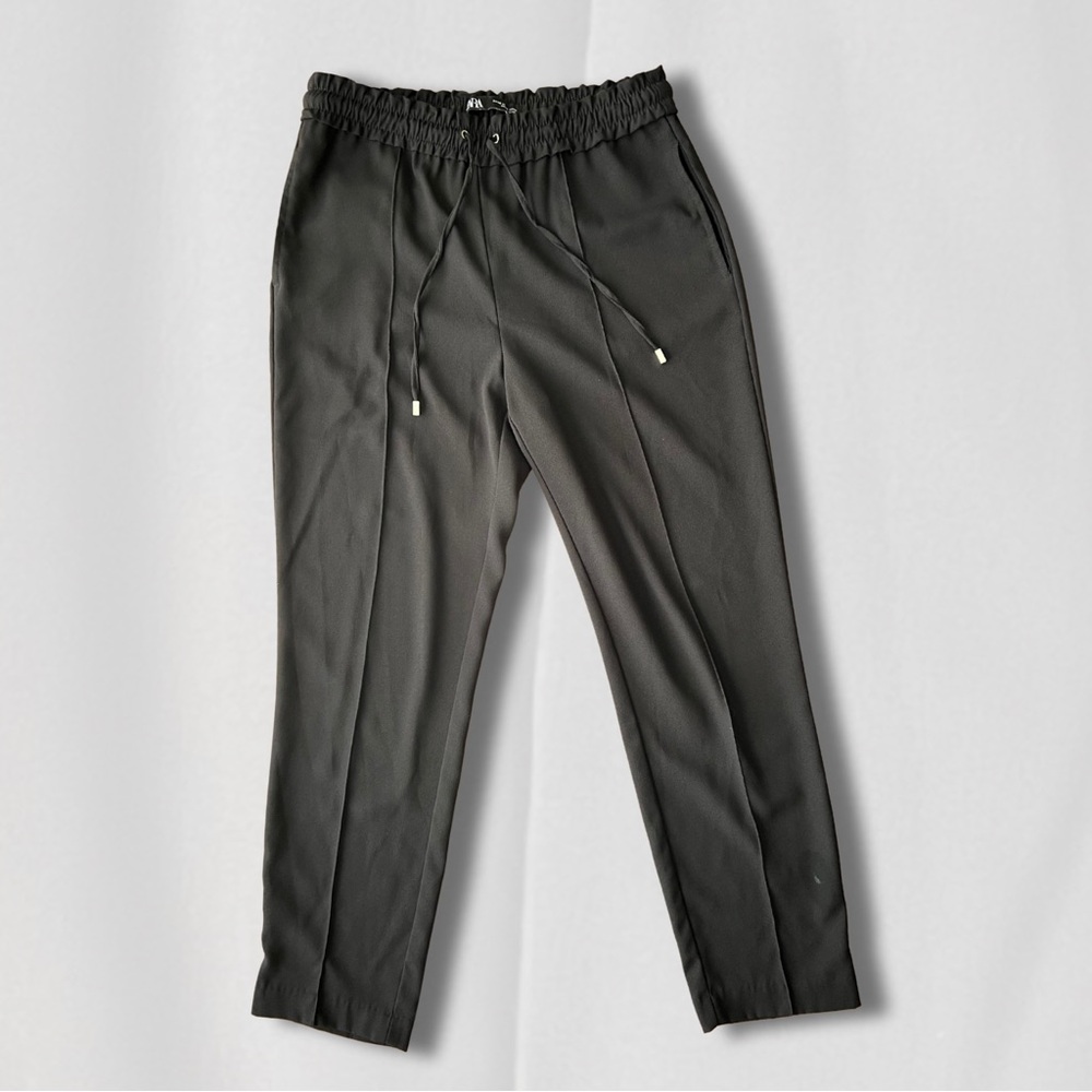 Zara Women's Black Joggers with Drawstring